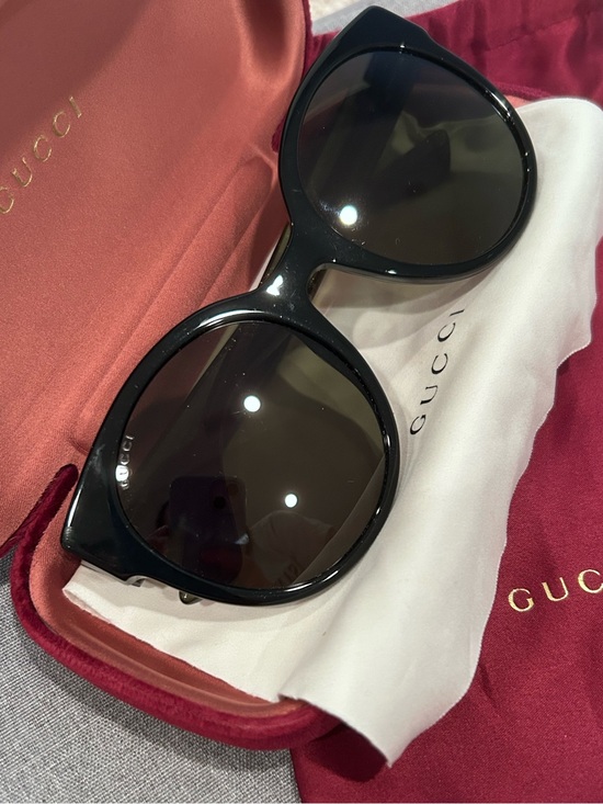 Gucci Accessories - Gucci Black Round Sunglasses